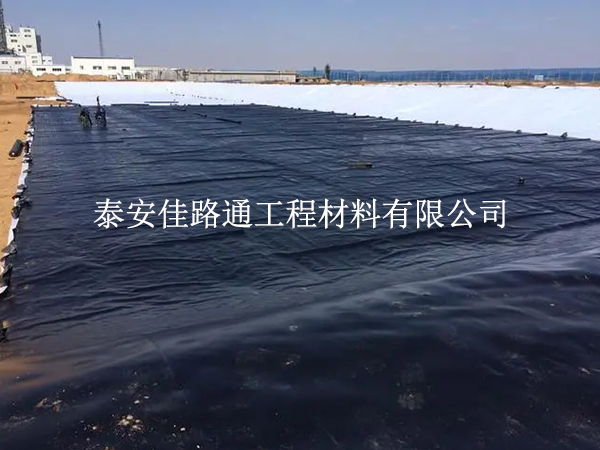 污水处理防渗膜铺设:需规避的关键问题与策略 污水处理防渗膜铺设:需规避的关键问题与策略