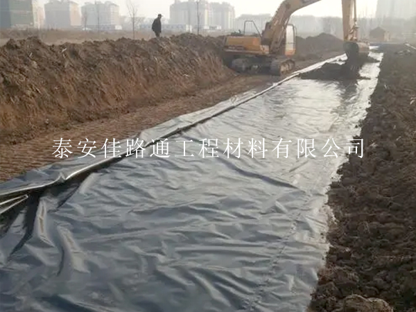 焊接机焊接鱼塘防渗膜施工规范:简约高效,创新引领 焊接机焊接鱼塘防渗膜施工规范:简约高效,创新引领